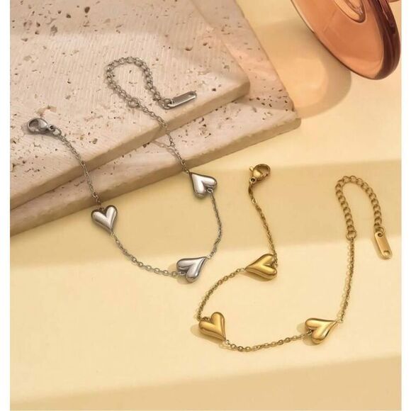 Silver Heart Bracelet - Picture 5 of 9